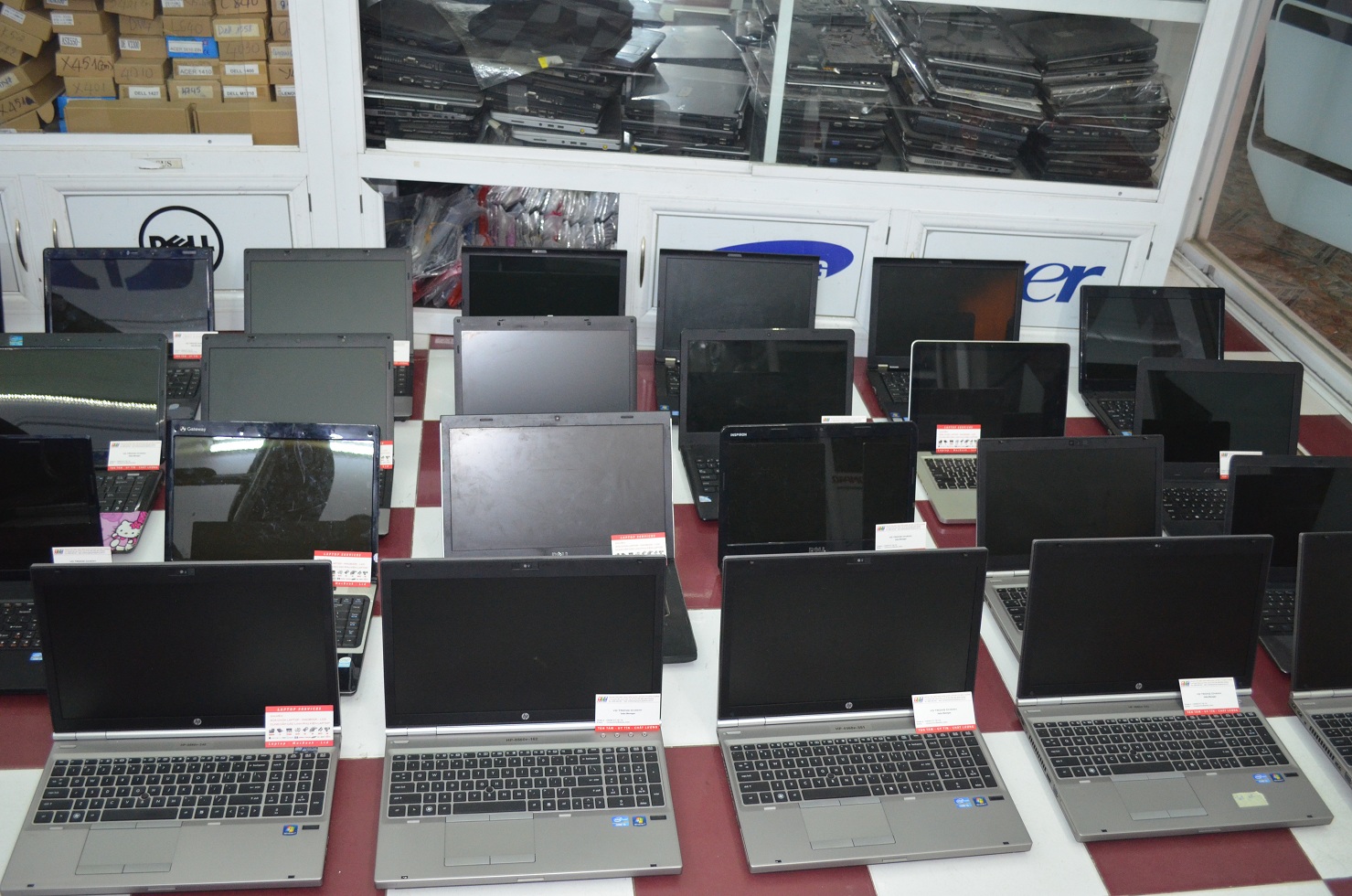 Cửa hàng bán mua laptop uy tín hcm