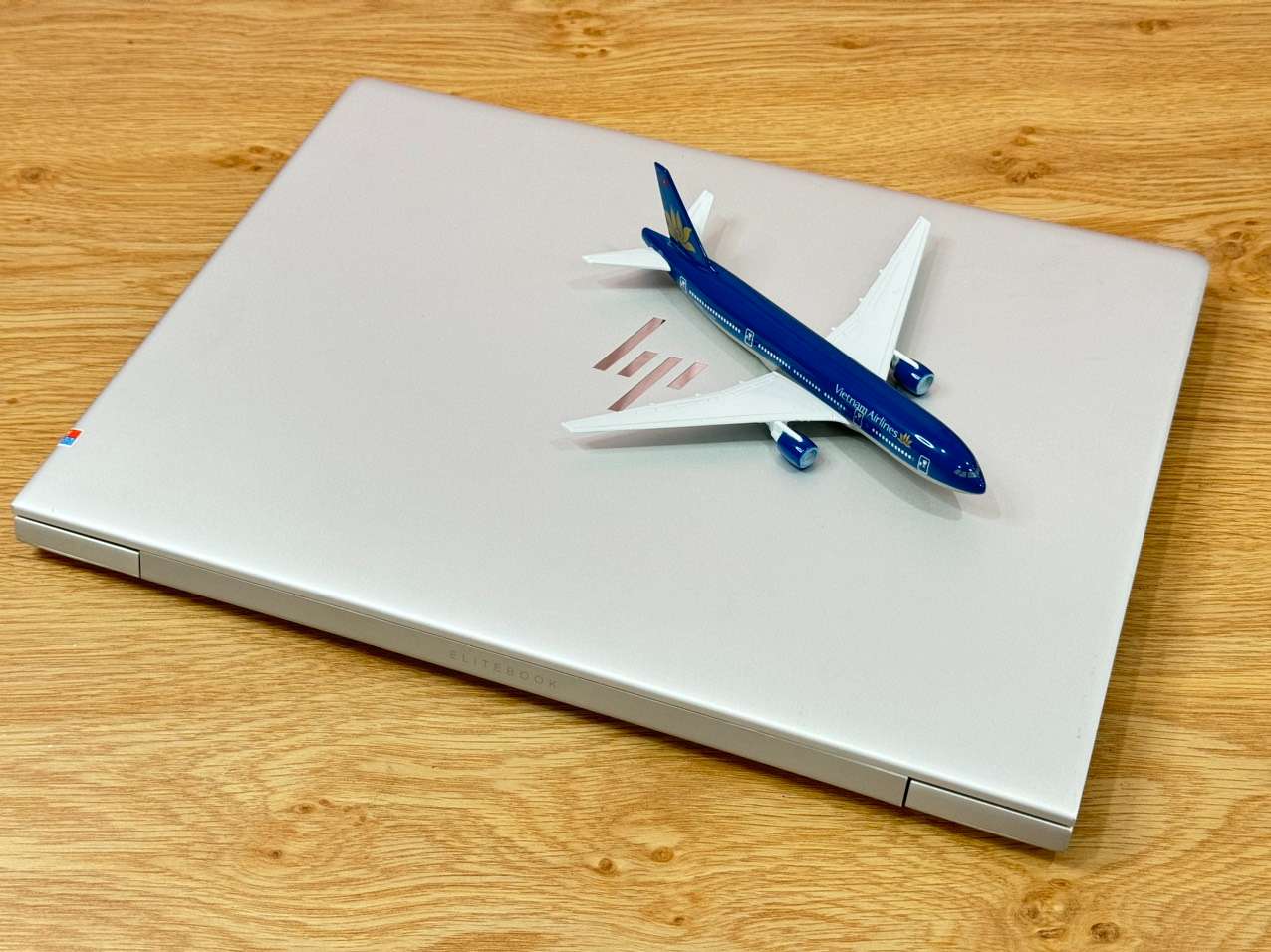 Laptop-hp-elitebook-830-g5-core-i5-ram-8gb-ssd-256gb-13