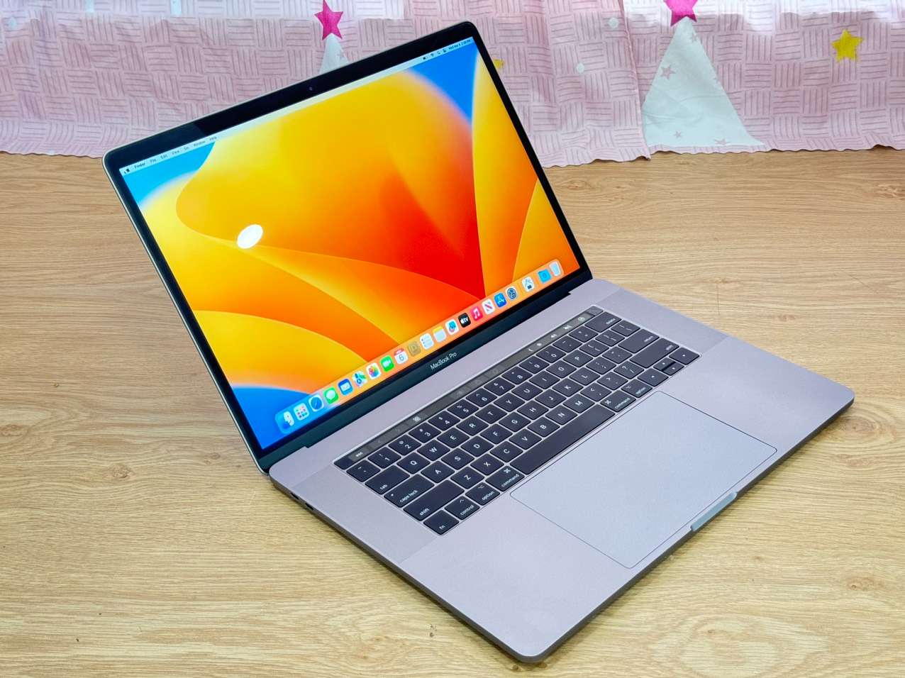 Macbook-pro-15-inch-2017-core-i7-ram-16gb-ssd-500gb-vga-like-new-8