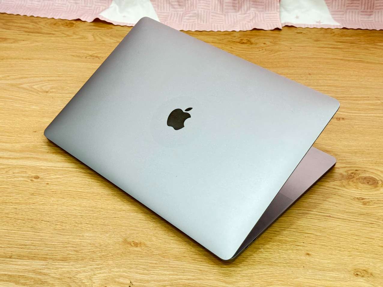 Macbook-pro-15-inch-2018-core-i7-ram-16gb-ssd-500gb-vga-like-new-5