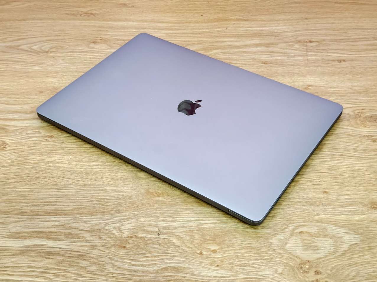 Macbook-pro-16-inch-2019-core-i9-ram-16gb-ssd-1tb-like-new-1