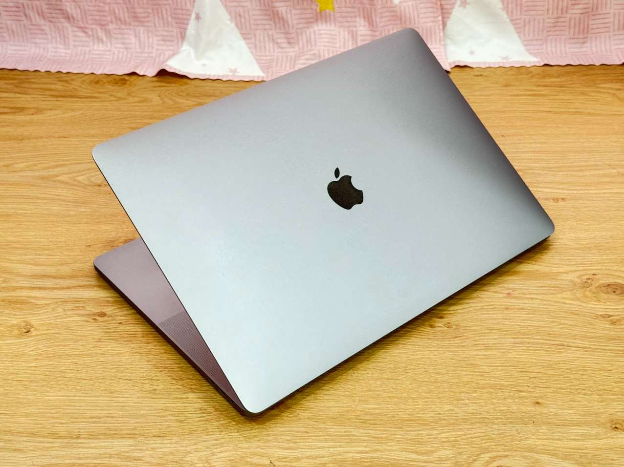 Macbook-pro-16-inch-2019-core-i9-ram-16gb-ssd-1tb-like-new-3