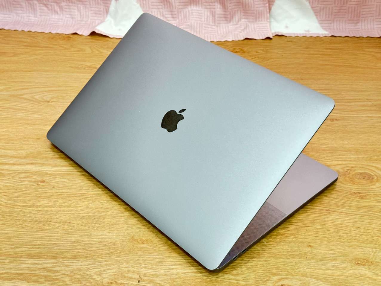 Macbook-pro-16-inch-2019-core-i9-ram-16gb-ssd-1tb-like-new-5