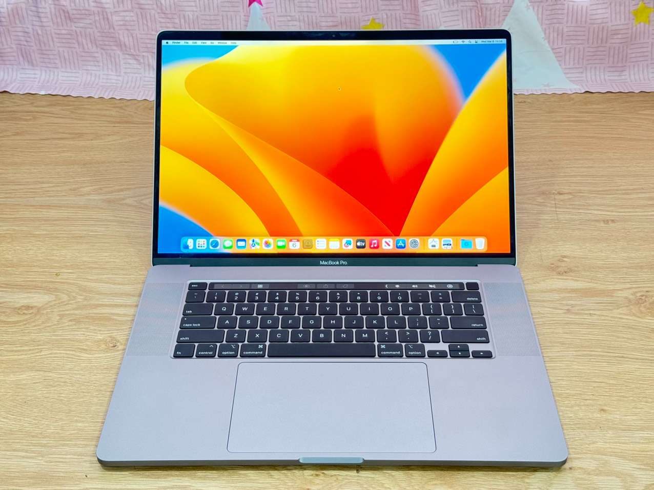 macbook-pro-16-inch-2019-core-i9-23-ghz-ram-16gb-ssd-1tb-radeon-pro-5500m-touch-bar