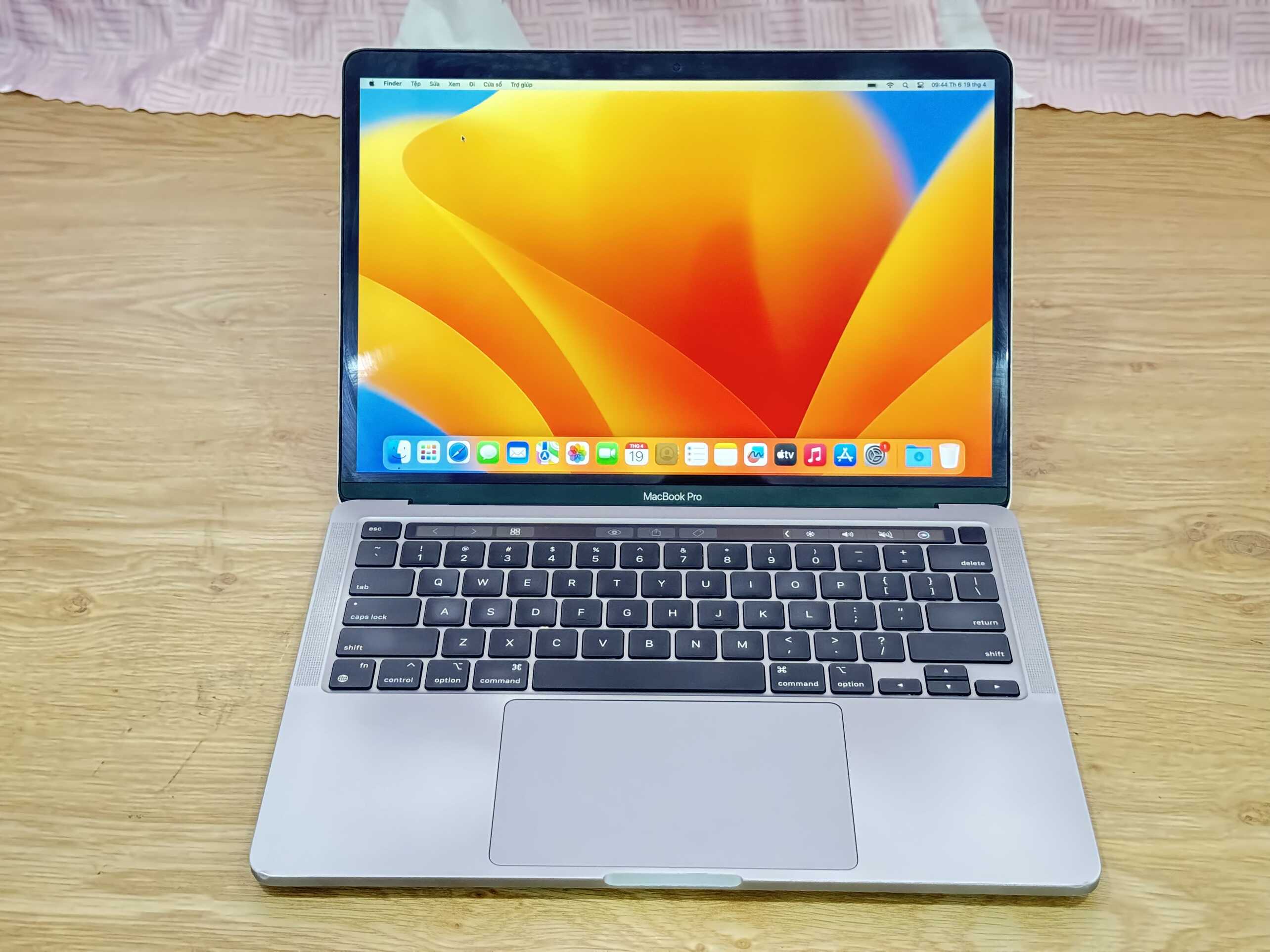 macbook-pro-13-late-2020-touch-bar-m1-ram-8gb-ssd-256gb-gray