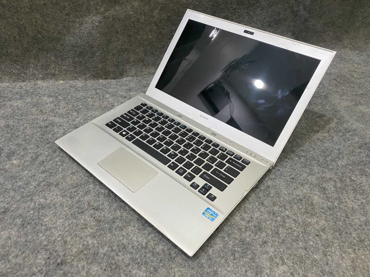 Laptop-sony-cu-gia-re-hcm-4