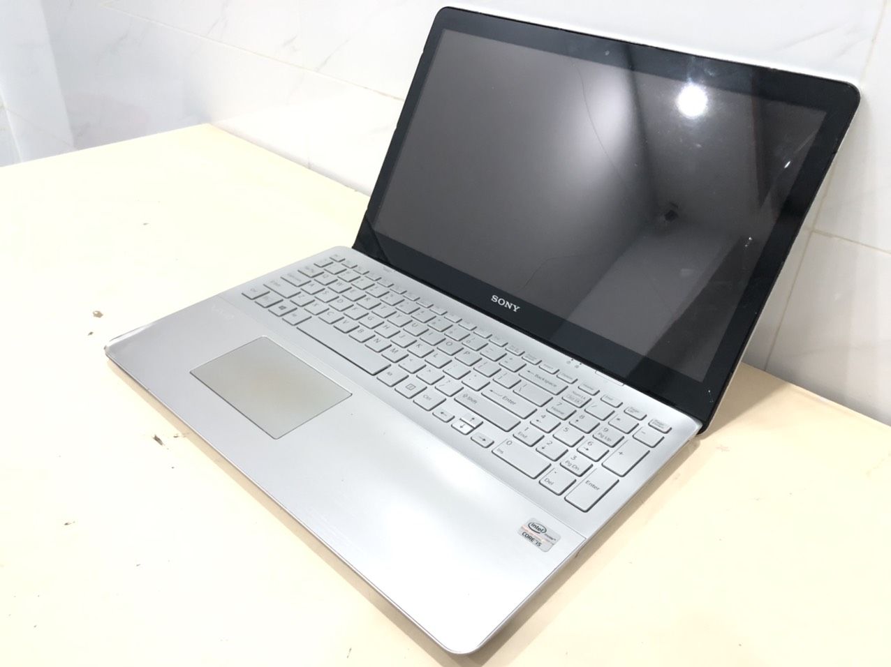 laptop-sony-gia-re-hcm-1